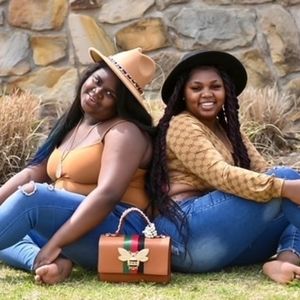 Meet your Posher, Zhiya